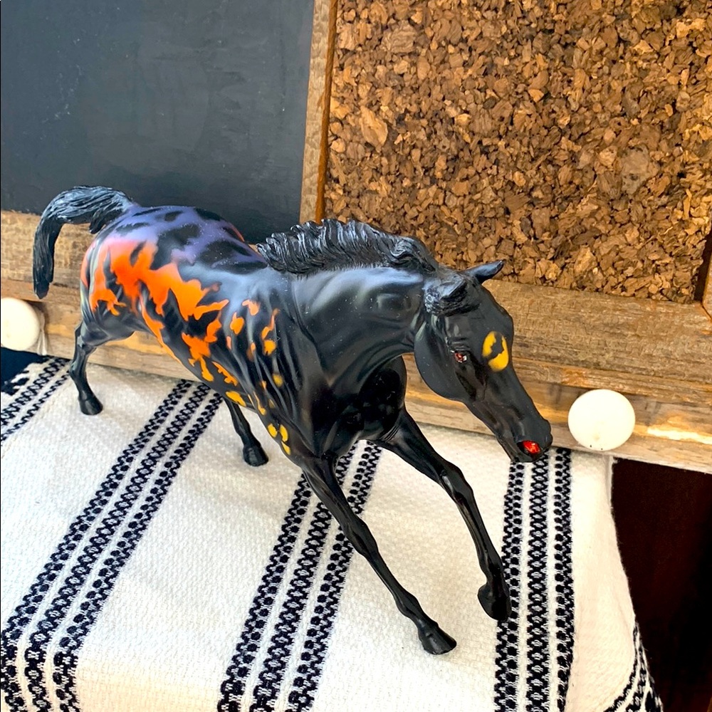 Limited Edition 2002, Authentic Nosferatu Breyer Halloween Stallion